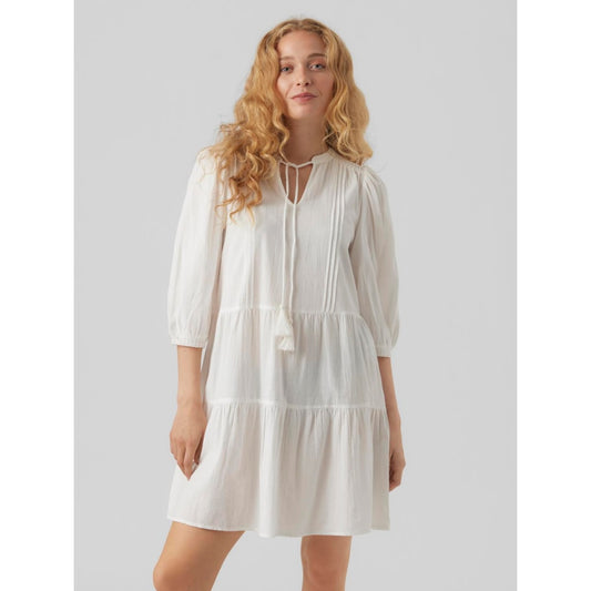 Vestido corto de mujer blanco con mangas